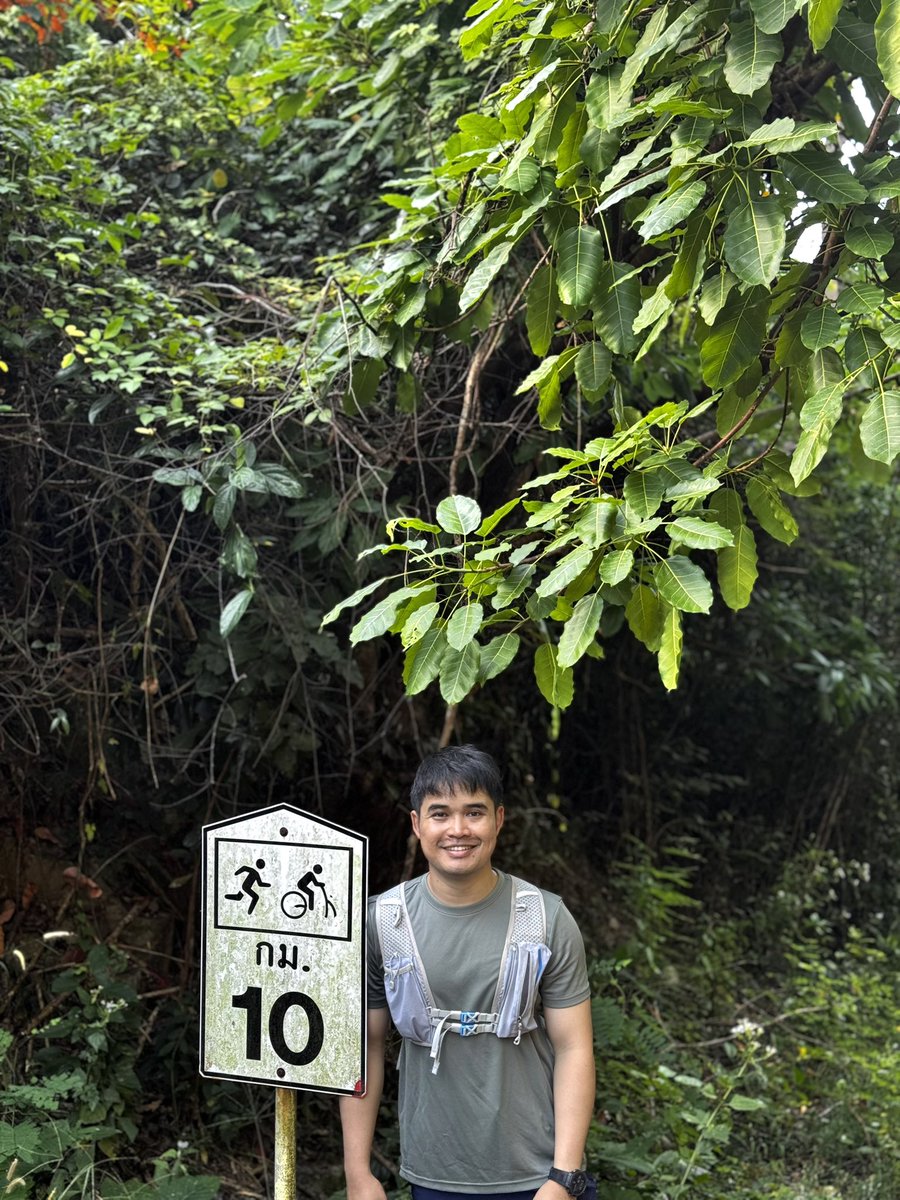 Frong_13's tweet photo. ขึ้นเขาไหมครับ https://t.co/NJpqEPfFax