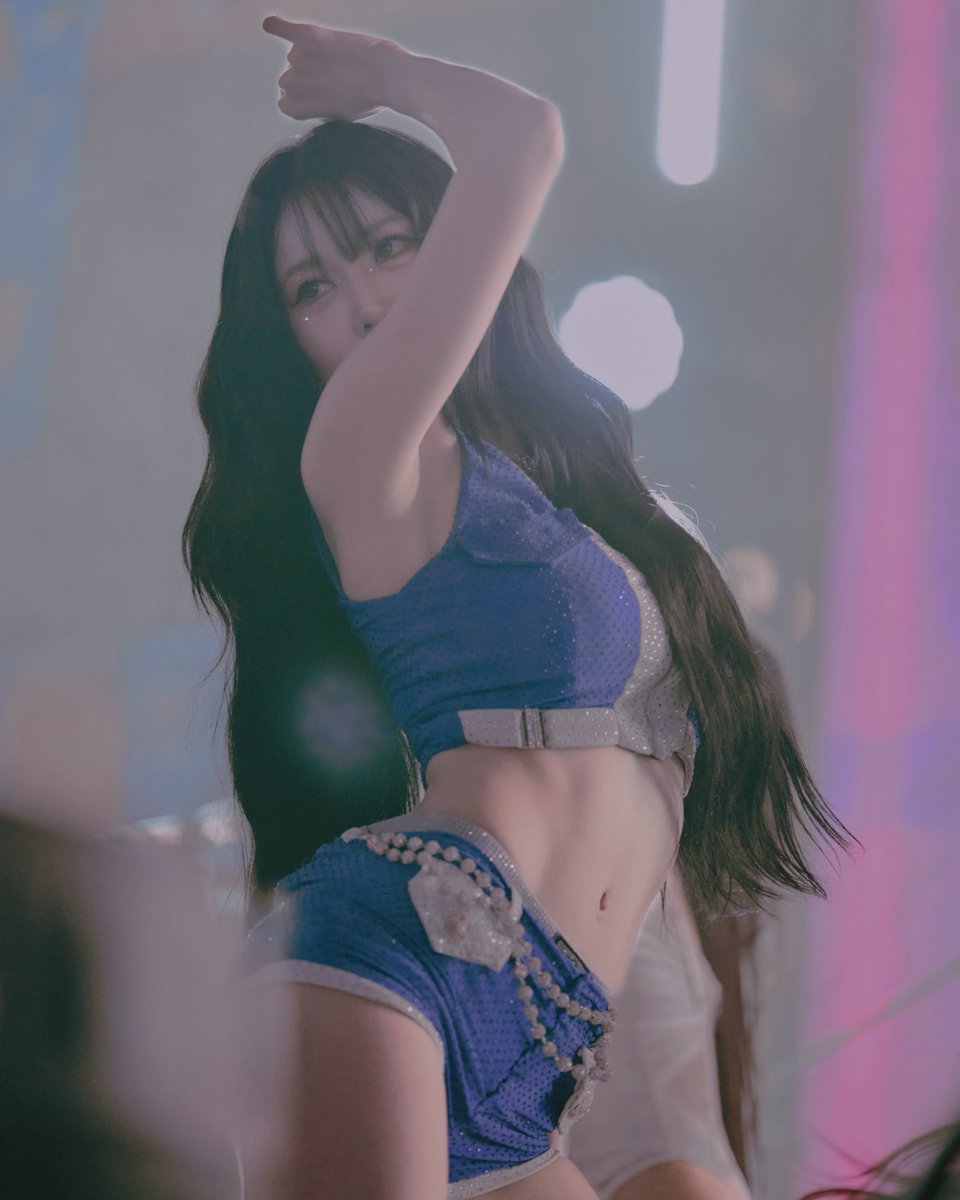 เมื่อวานหนูมีความสุขมากๆเลย ปีที่แล้วได้มาตอนที่คนยังรู้จักแค่เพลงคิดดีไม่ได้เลยอยู่เพลงเดียว มาปีนี้มีคนร้องเพลงหนูได้หลายเพลงแล้ว🥺 

ขอบคุณนะคะที่ทำให้หนูมีความสุขกับการเป็นศิลปิน ไว้เจอกันอีกนะคะ🤍🫶🏻 
อย่าลืมรอฟังเพลงใหม่หนูนะ รักนะคะ💗

#SiamMusicFest2025xKKB
#Benzkhaokhwan