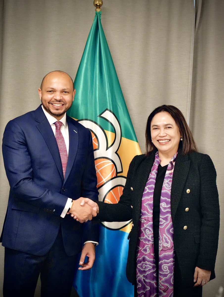 PressACP's tweet image. The Secretary-General of the OACPS, H.E. Moussa Saleh Batraki (@MBatraki), met with Ms Zelda Wulan Kartika, Senior Advisor to the Foreign Minister on Economic Diplomacy of Indonesia and Director General for Asian and African Affairs (@Kemlu_RI), on the margins of the 120th…