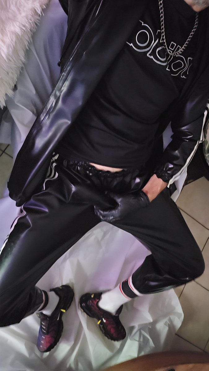 idfpaolo95's tweet photo. 📸0️⃣1️⃣
Une bonne soirée moi tranquille en rubber pour une bonne soirée 👌🏻😈🔥🧤💦🧤💦🔥
#fetish #latexfetish #Rubberkifeur
#gaythreads #playfetish
#Nike #niketn #tn2025 #tnkiffer #tnkiff #nikegay #nikegayfetis #gaykiffer #Francekiffer #pariskiffer https://t.co/7QMTy6HWUp