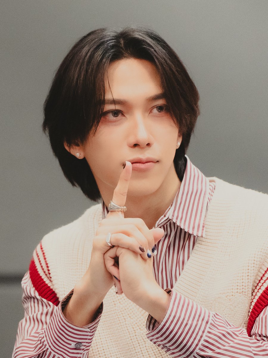 サイン会待機中のイケメン #池﨑理人 #INIオフライン #INI #INI全員