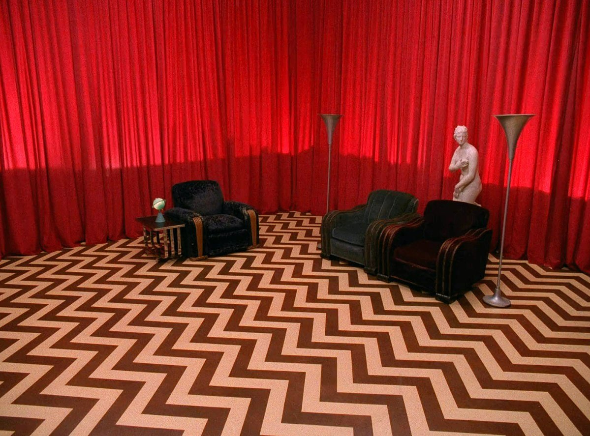 choppingwoodpod's tweet image. Twin Peaks after dark
