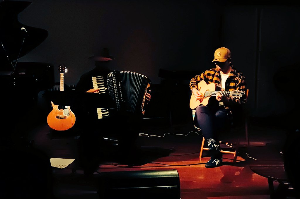 motocaterpillar's tweet photo. 昨日は公園通りクラシックスでのThe発表会「ありがとうクラシックスSpecial」での演奏でした。
ソロとギタルデオンでの演奏
ここで演奏できてよかった。

〈ソロ〉
O Come,All Ye Faithful
Czardas

〈ギタルデオン〉
Cafe1930〜Nightclub1960 https://t.co/Ok6FwzUKc0