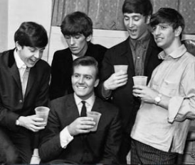 BeatlemaniaUK's tweet photo. 🚽 Lennon recorded a demo of "Do You Want To Know A Secret" for Billy J. Kramer in a Hamburg nightclub lavatory - the only quiet place available! Then pulled the chain. 😂 #TheBeatles #BillyJKramer https://t.co/rUKVskxrRH