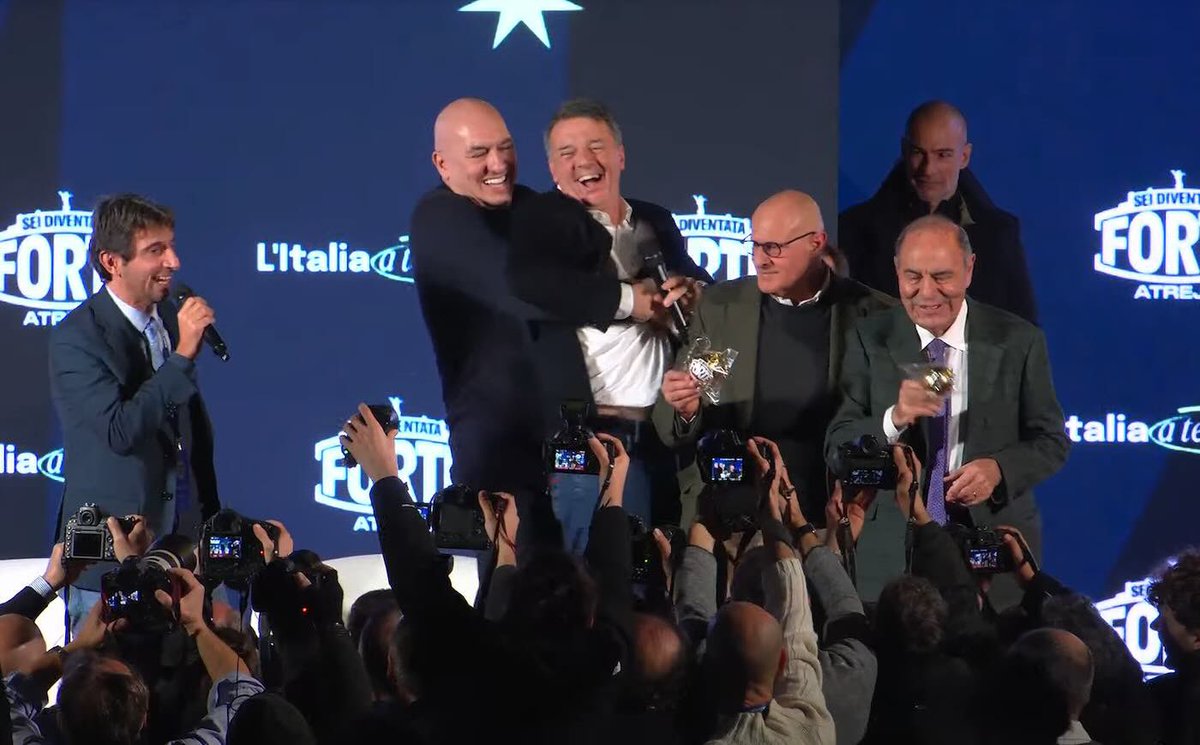 lageloni's tweet image. Ieri è andato ad Atreju un leader credibile dell’opposizione che ha rivendicato i risultati della sua esperienza di governo. E poi c’era anche Matteo Renzi.