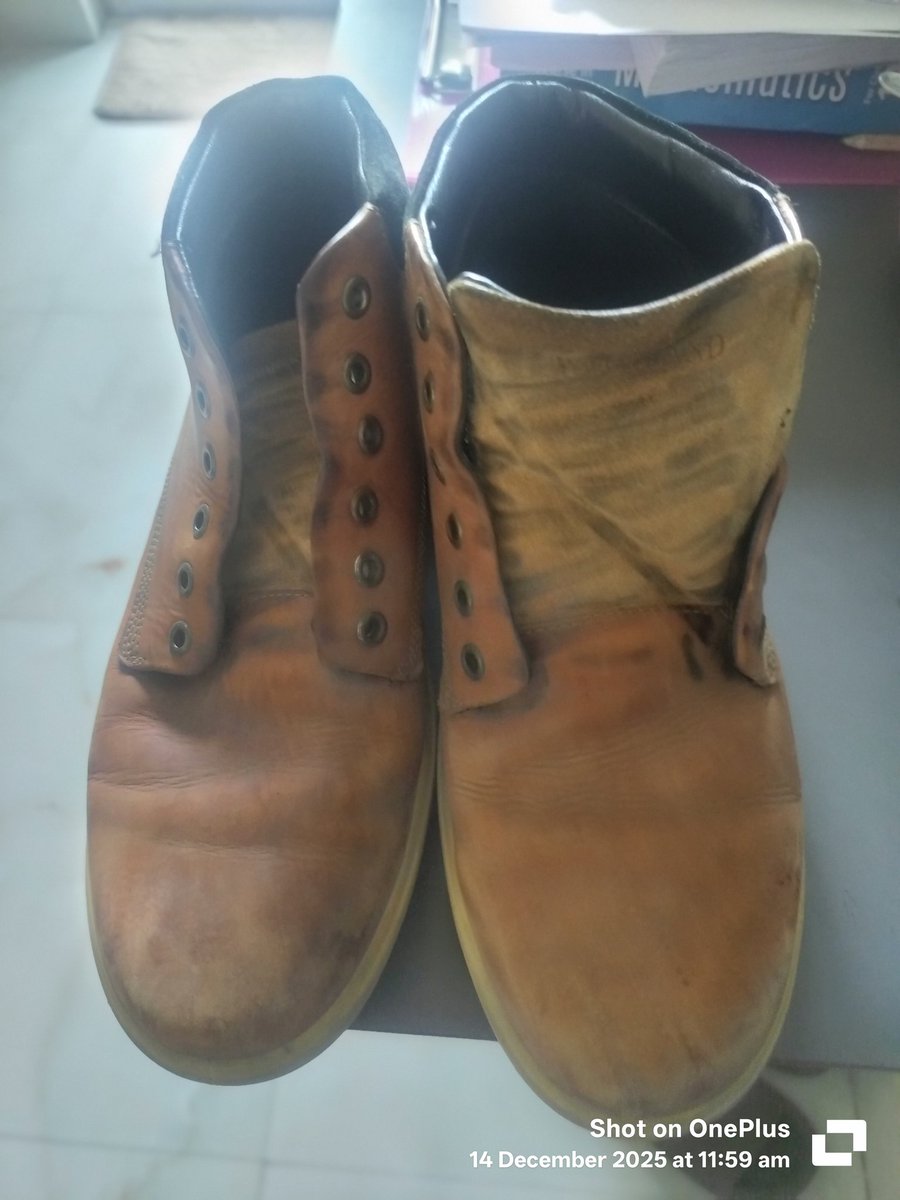 GamersWorld4u's tweet photo. @Woodland How to clean these shoes at home? https://t.co/TFC7zkNecT