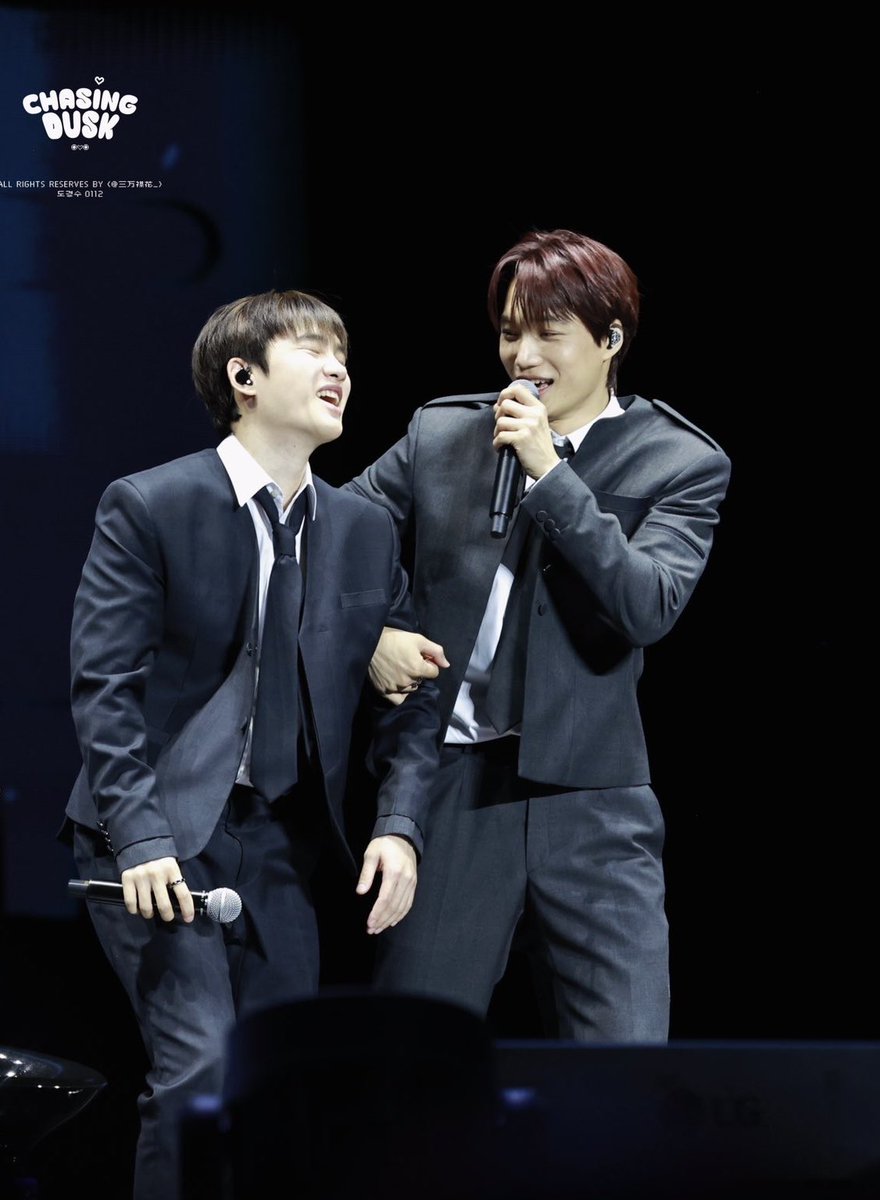 m 🎸✷ re7 tweet media