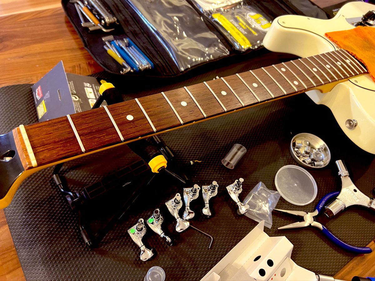 ギターメンテDAY はじめてのペグ交換に挑戦！