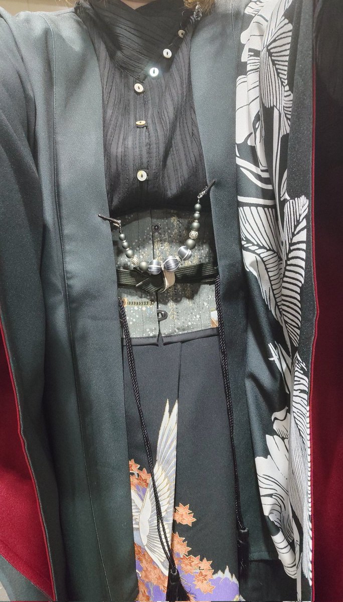 クリマ２日目開催中！
今日も会場は寒いです❄

そんな凍えそうなテンションも爆上げアイテムがあれば大丈夫！勿論<a href="/jpn_shiki/">Shiki</a>さんのもの✨️
・着物コルセット
・帯締めゴムベルト
・着物重ねスカート
に合皮のフレアスカートをあわせて

着物コルセットにカイロを挟んでいるのは内緒🤭

#クリマ