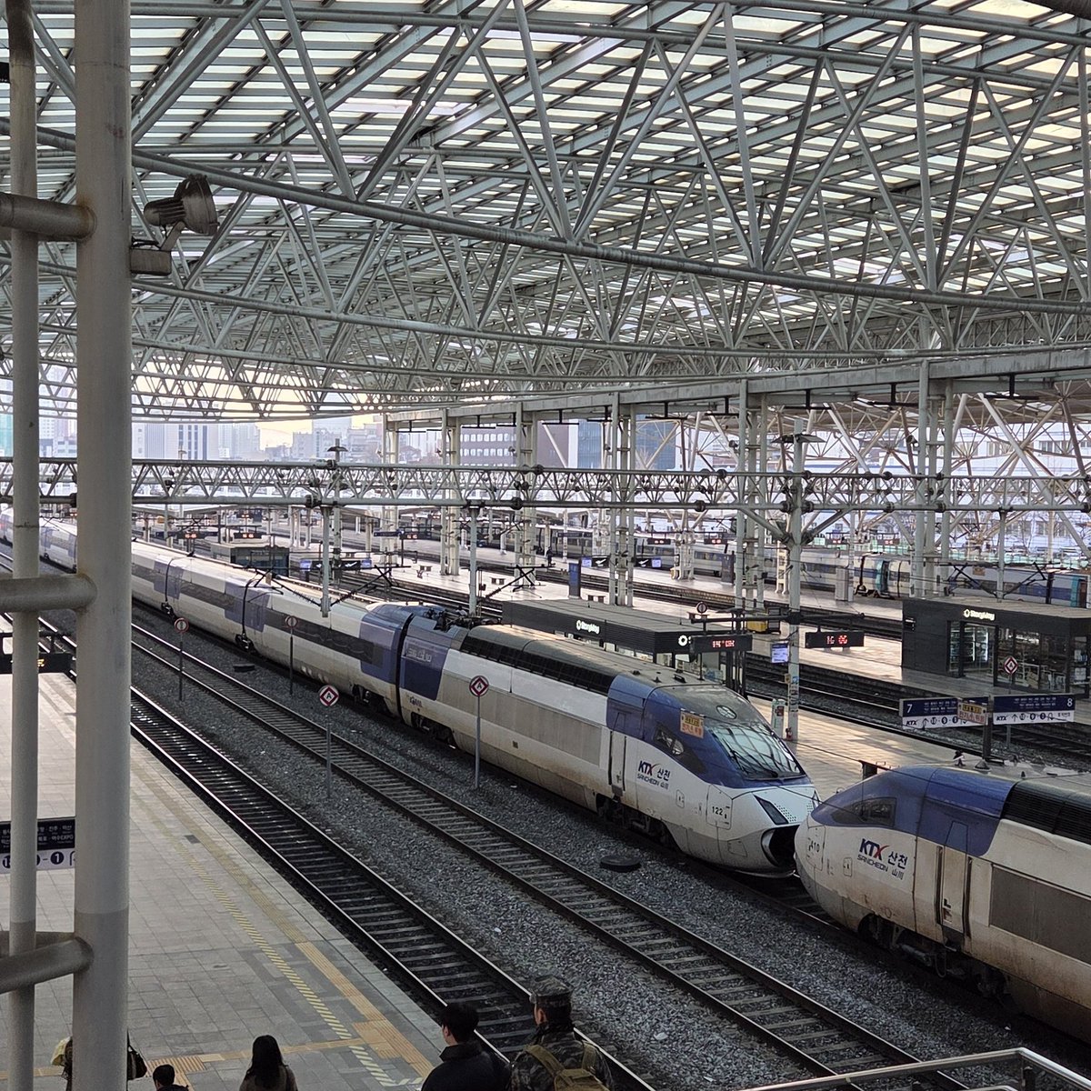 이제 꿈에서 깨어날 시간