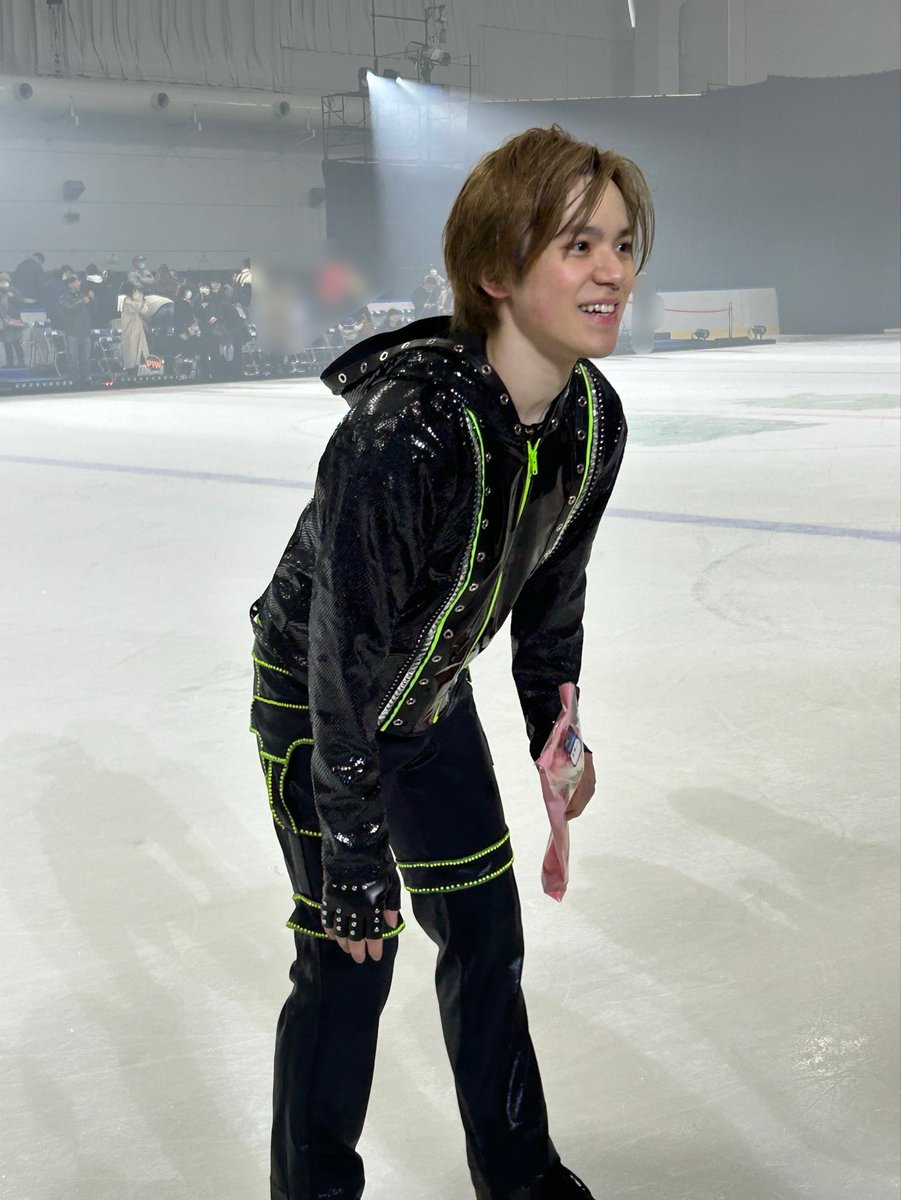 しょまさんありがとう
３週連続の公演お疲れ様です
年末はゆっくりしてください
めちゃくちゃかっこよかったよ
色々伝えたくても、写真撮るだけで緊張してあたふたして😅
そして写真も少ない😅
2025.12.14