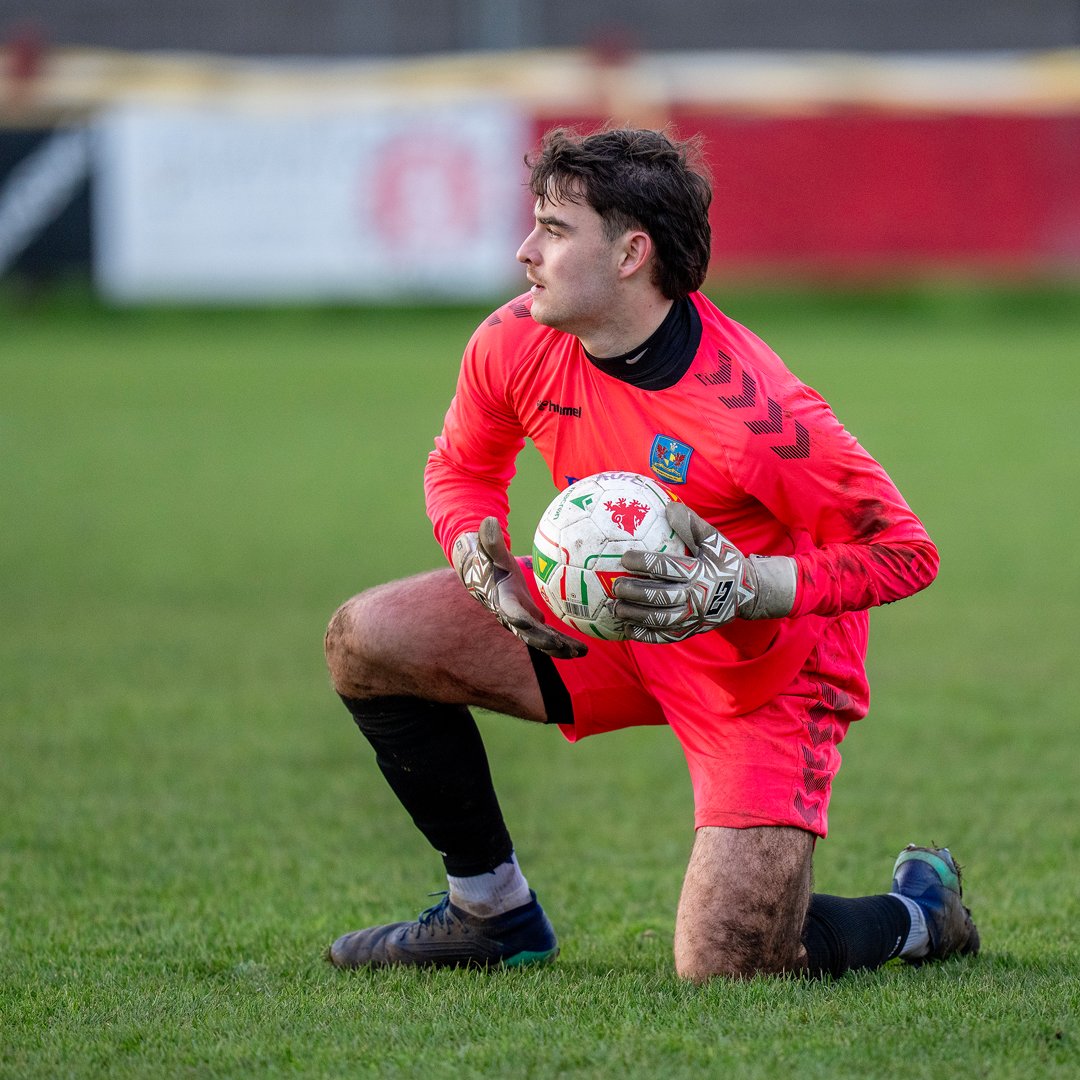 PontyclunFC's tweet photo. A great victory yesterday in Port Talbot as we end the year on a win. 

A composed team performance in a physical game against Afan Utd saw us seal the 2-0 win with a clean sheet!

Thank you to Mike Greenslade for the match photos, you're always welcome at Ivor Park 👏

#UTC https://t.co/LV7u8T4HaA