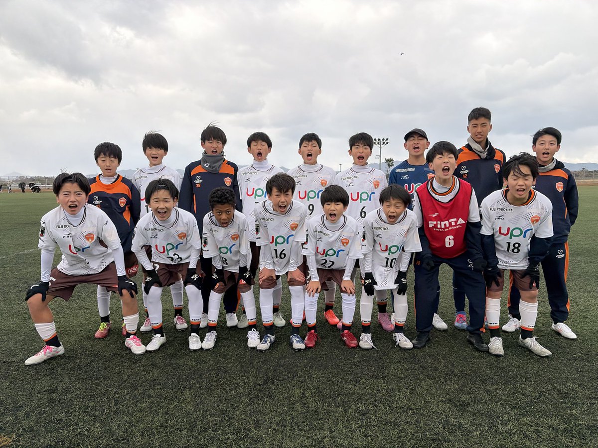 renofa_academy's tweet photo. 【U13】
プログレスリーグU-13第18節
vsガイナーレ鳥取
⚪️2-0(0-0 2-0)
得点者:深光、涌喜
今シーズン初の3連勝で6位に浮上し、1年を締め括りました!
対戦してくださったガイナーレ鳥取の皆様、応援してくださった皆様、ありがとうございました。
#レノファU15
#prosoccerdata https://t.co/ABXNy0VqKg