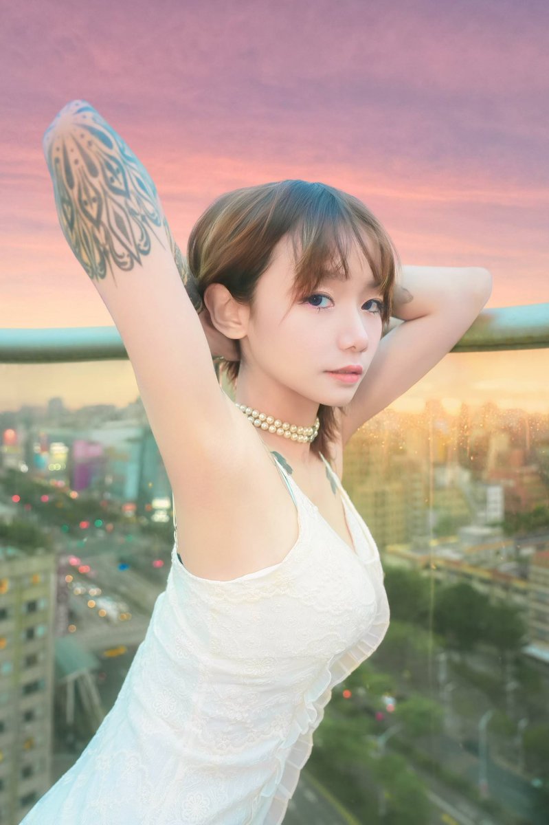 今天是擁抱情人節
可以給我一個大抱抱嗎❤️

在陽台從後面大力熊抱我 
一起撞給路人看的那種😈

#情人節 #後入很深我很敏感 https://t.co/bhWUuKob6n