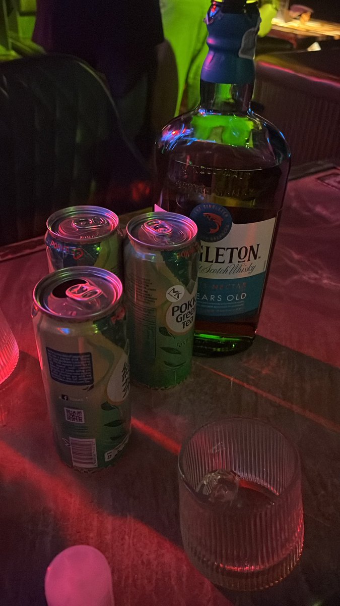 doesnt23's tweet image. 😶