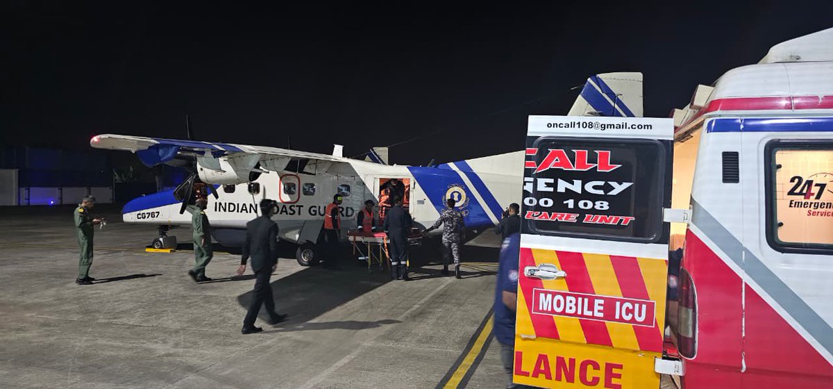 IndiaCoastGuard's tweet image. Responding to urgent medical evacuation #MEDEVAC request received on 13 Dec 25 from UTL Administration for 75 yr old male patient diagnosed with acute subacute subdural hematoma, @IndiaCoastGuard #Dornier aircraft executed the life saving mission in the early hrs of 14 Dec 25 and