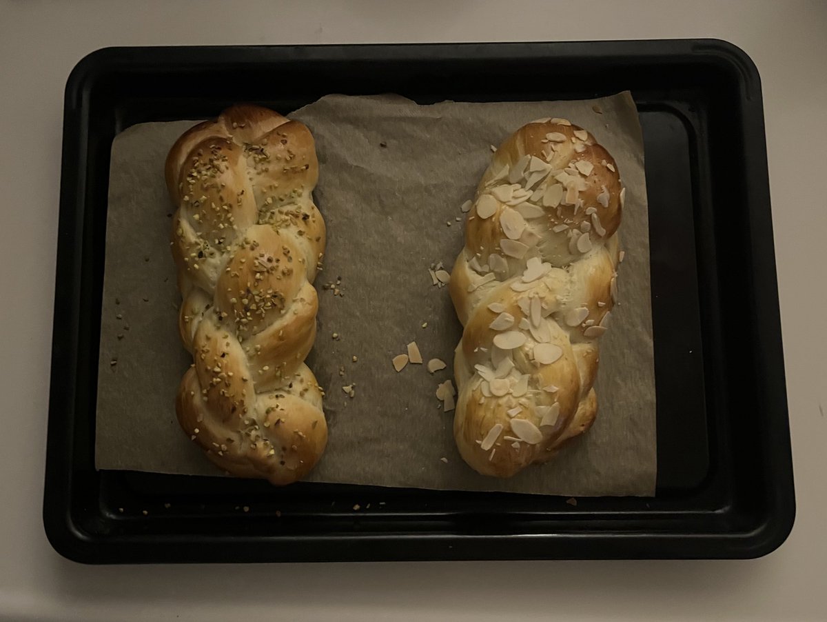 0423uin's tweet image. 蜂蜜の甘さが美味しいパン