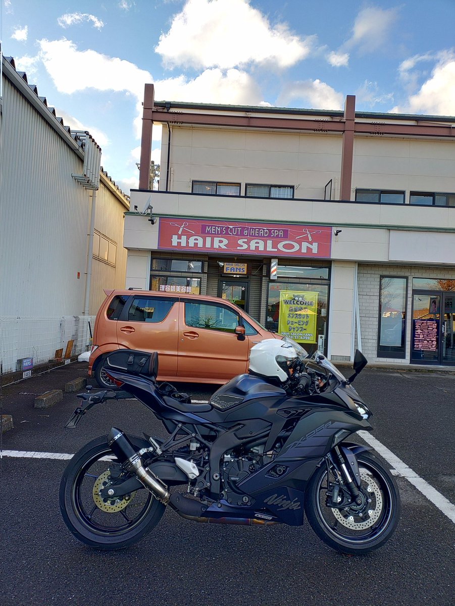 床屋〜 その前にバッフル外してちょっと走ったけど、煩くて乗ってる俺