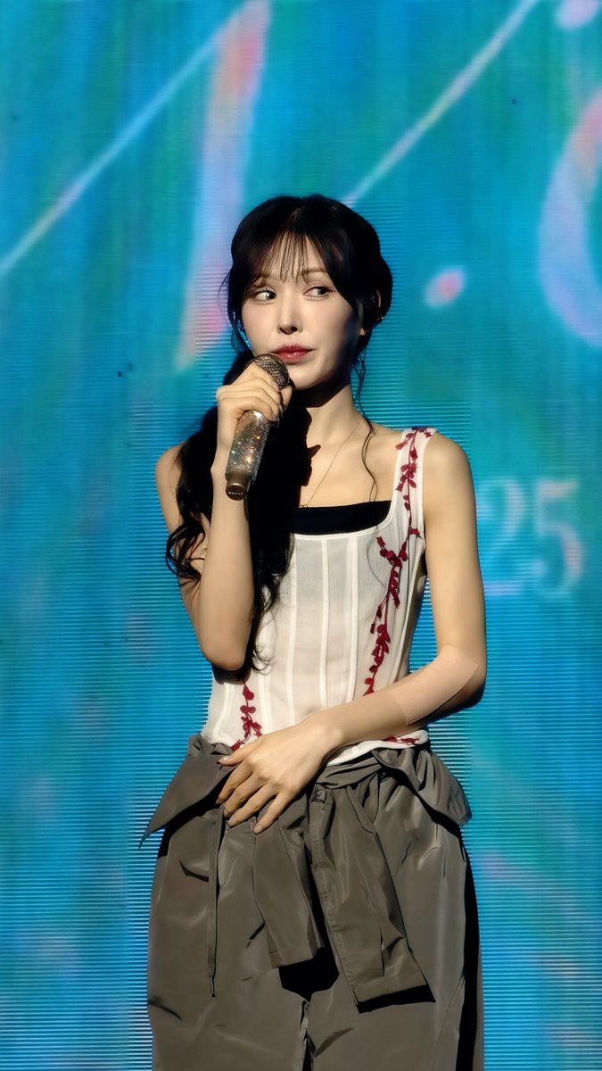 baabiebaebae's tweet photo. คุณหนูผมยาวว

#WENDY_WORLDTOUR_IN_BKK https://t.co/bXgsuMgqsI