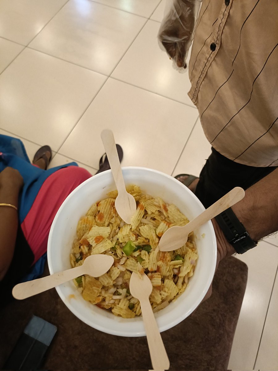 manuvelth's tweet photo. made lays salad today @LAYS https://t.co/sHcFmfgDHG