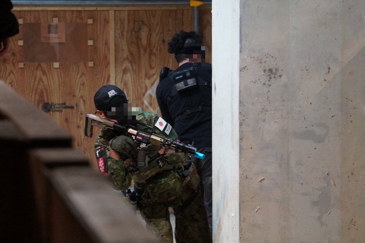 今日とてBLKFOXに
見た事ある人多くて嬉しかったです！
満席で3チームと人数多くて楽しすぎましたw　
動き合わせてくれたりと連携ありがとうございました