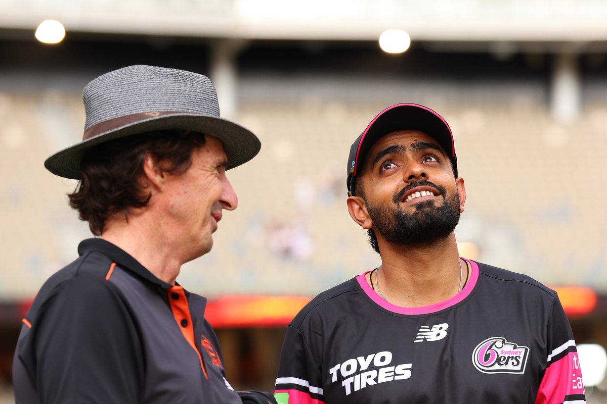 Brad Hogg 🤝 Babar Azam

Wonder what these two are talking about 😅 #BBL15