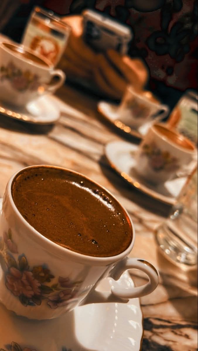 كلنا نحتاج الى نوع من الفضفضة العميقة ولكننا نعاني.....أزمة ثقة🥀صباحؤؤ 🌹قهوتي ❤️🌹