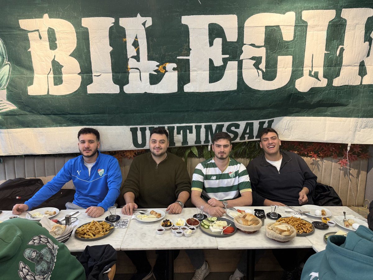 Ünitimsah Bilecik ailesi olarak her sene sürdürdüğümüz kahvaltı organizasyonumuzu öğrenci kardeşlerimiz ve mezunlarımızla gerçekleştirdik. Ünitimsah Bilecik abisiyle kardeşiyle büyük bir ailedir 💚🐊