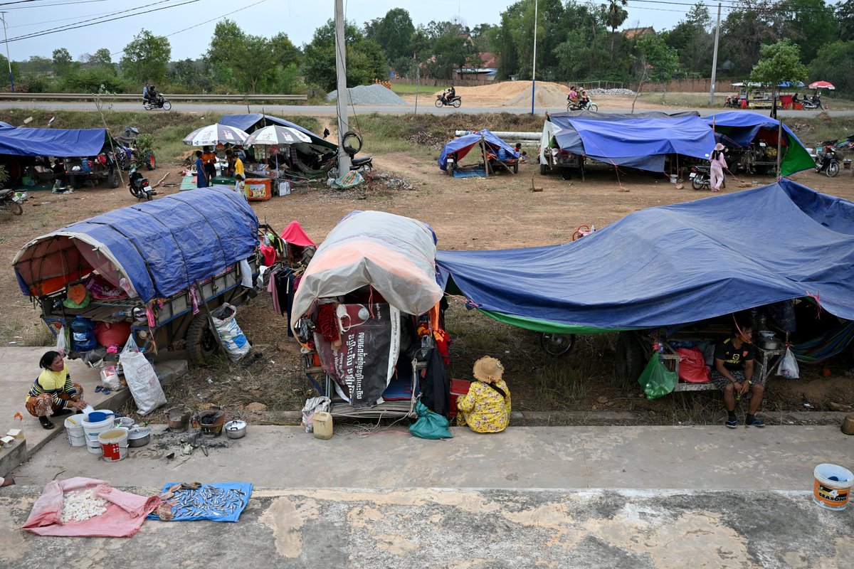 AJEnglish's tweet photo. The conflict between Cambodia and Thailand stems from a long-running dispute over the colonial-era demarcation of their 800km (500-mile) shared border.

🟠 LIVE updates: https://t.co/FnTL1iVDZf https://t.co/iAu11SvI3V
