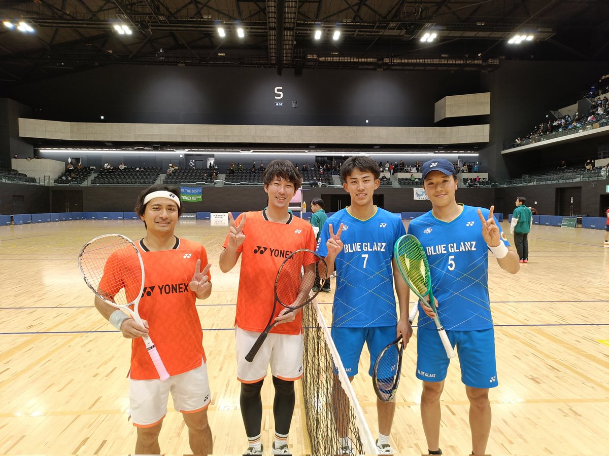 sta_tochigi's tweet photo. #第3回ソフトテニスSTリーグ
令和7年12月11日(木)〜14日(日)
#日環アリーナ栃木
#栃木県宇都宮市

大会結果速報
https://t.co/5j5CiGEaPP
NTT西日本ブルーグランツvsヨネックス
第3対戦
矢野▪️内田vs伊藤▪️高月の対戦始まります🍓

ライブ配信
https://t.co/e5XxqEyn5m https://t.co/8oLZAD7a9W