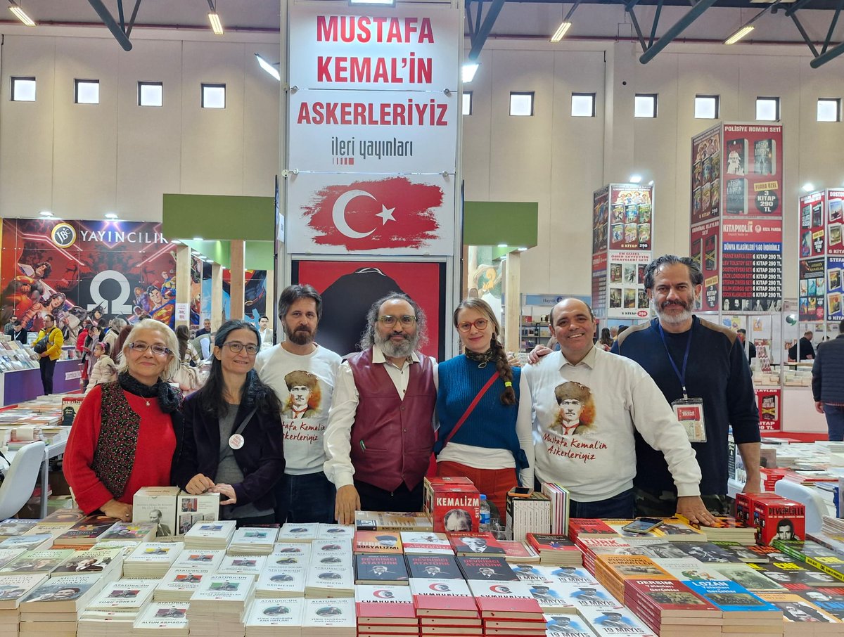 TURKSOLU's tweet photo. TÜRK SOLU İSTANBUL KİTAP FUARI'NDA!

Başyazarımız @gokcefirat, yazarlarımız @tcozgurerdem, @kayaataberk2, @filizcakir84 ve @OIsbecer Tüyap İstanbul Kitap Fuarı'nda kitaplarını imzalıyor. 

Tüm okurlarımızı ve dostlarımızı 8. Salon 848 numaralı İleri Yayınları standına bekliyoruz. https://t.co/i2aKhMEycs