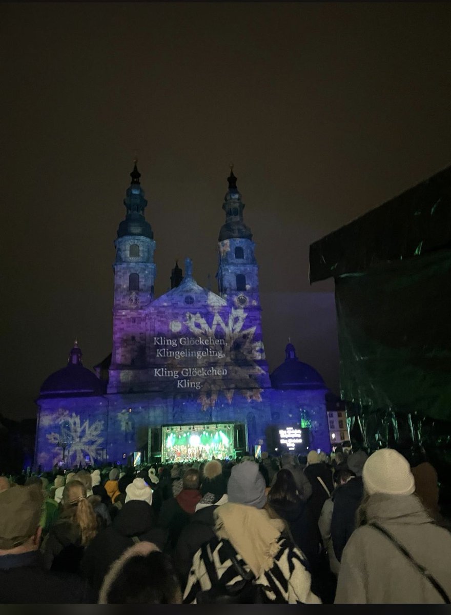 celik_neli's tweet image. Dün Akşamdan kareler 
#DomPlatz 
#Gesang 
#Weinachten 
☺️
