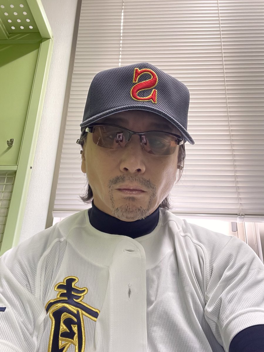 hirokitouchi's tweet photo. あたたたかいって、素晴らしい，おじさん。

今回も微妙なコスプレ😌　　

みんな面白くていいやつばかり。

このメンツで

4月からアニメ始まります‼️

お楽しみに。

#ダイヤのA https://t.co/lGMpe9LQix