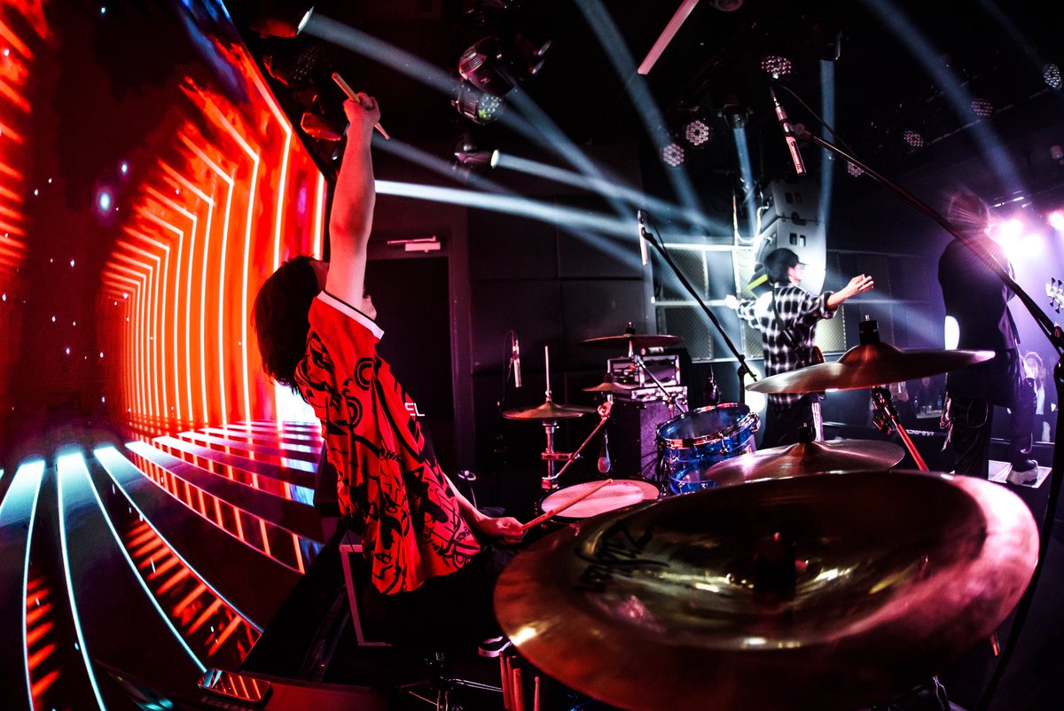 drum_ko1223's tweet photo. 2025/12/11 渋谷FOWS
AS I AM×FOWS presents
“Sonic Blaze vol.3”

ありがとうございました！！
今年最後のライブ、めっちゃアツいステージにできた感じします🔥

AS I AMでのライブは残り2本。
最後まで魂込めて演奏します！
・2026/01/23 渋谷Cyclone 
・2026/02/04 渋谷FOWS https://t.co/Ohid5fRcJA
