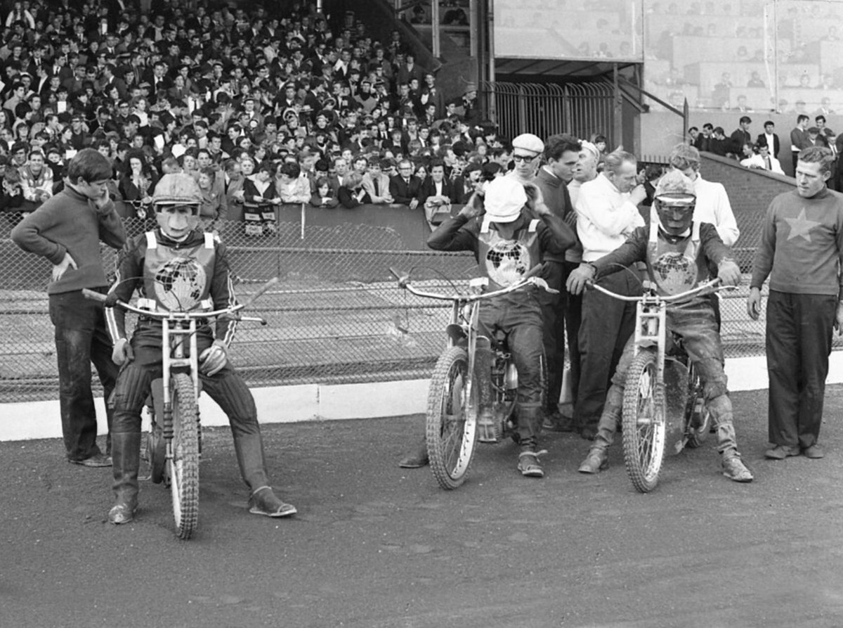 A packed house at Plough Lane 👍👍