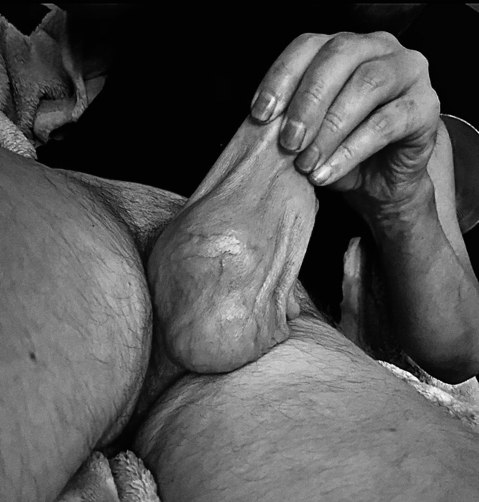 bulge_up's tweet photo. Nut sack #bullballls #nutsack #zbigballs #lowhangdrs #heavyhangers #ballbag #menwhopump #lapumptwostagecylinder @LAPumpOfficial #sctotum #gaydaddy # https://t.co/KPHNfmpDho