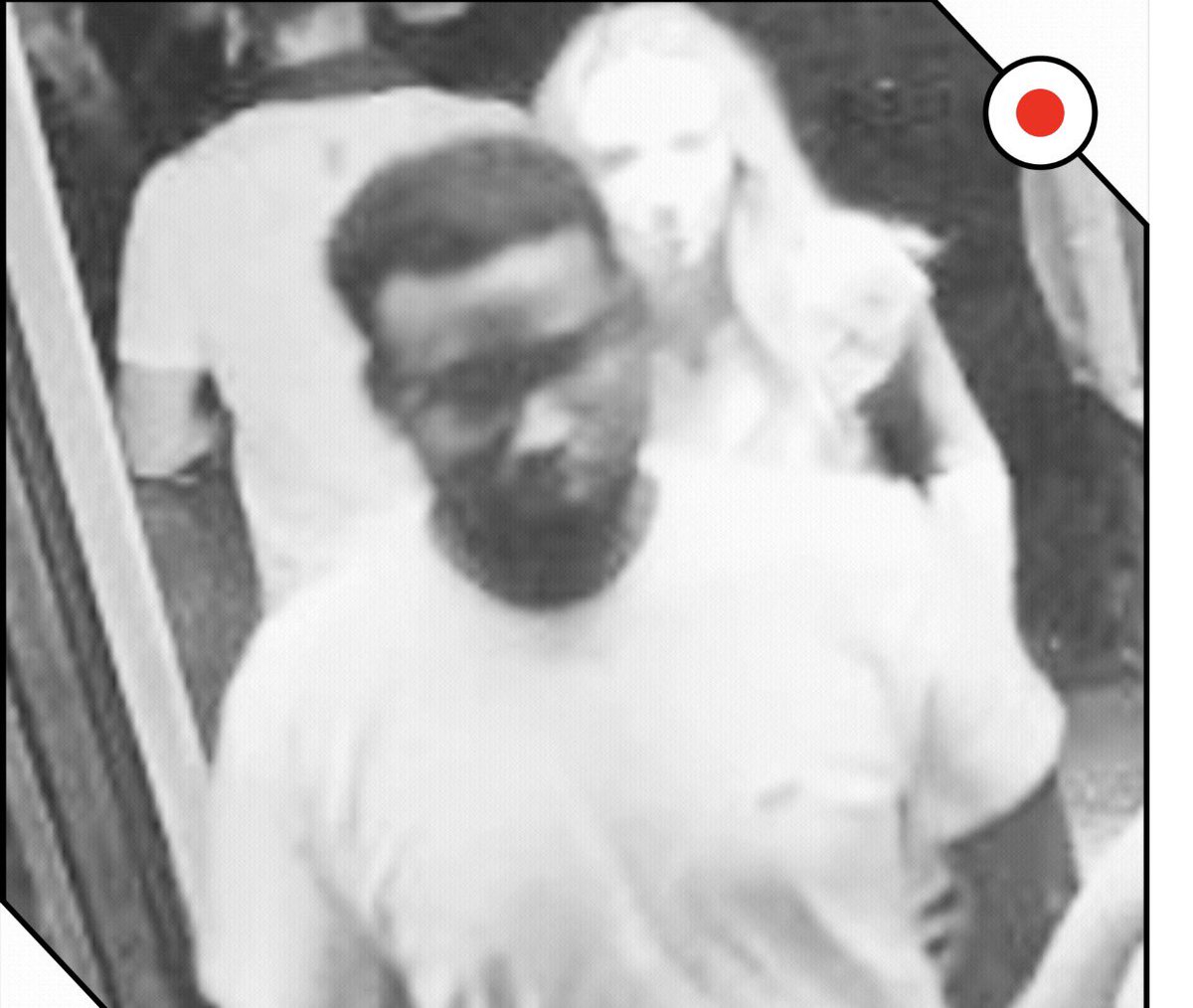 vanopstalbart1's tweet image. Tim, 21 jaar, vocht dagen voor zijn leven nadat hij de multicultuur aan den lijve mocht ondervinden.

Mocht u deze 2 toekomstige artsen en de ingenieur herkennen, de politie van Gent zoekt ze.