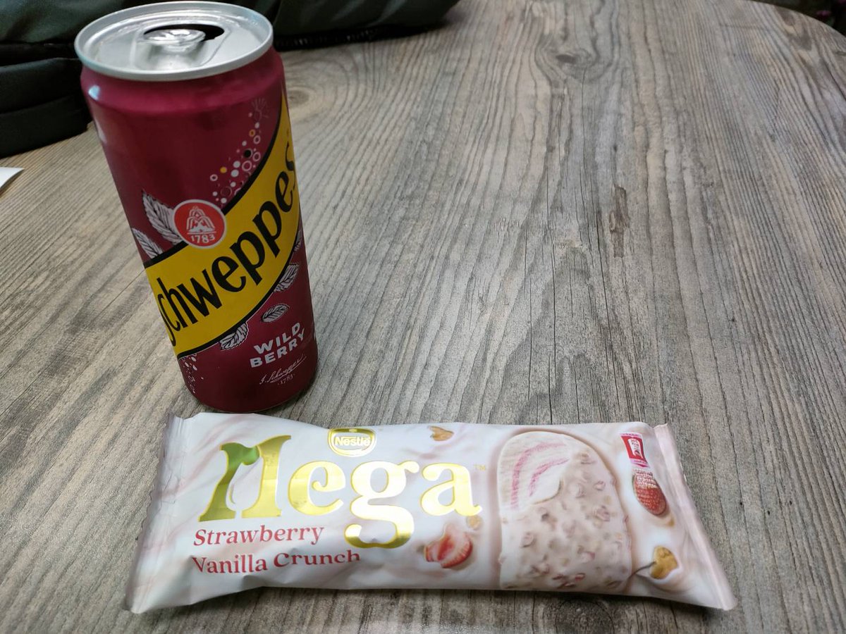 知り合いの投資家さんがエジプト🇪🇬に旅行中！

空港でこちらが1000円だそうです