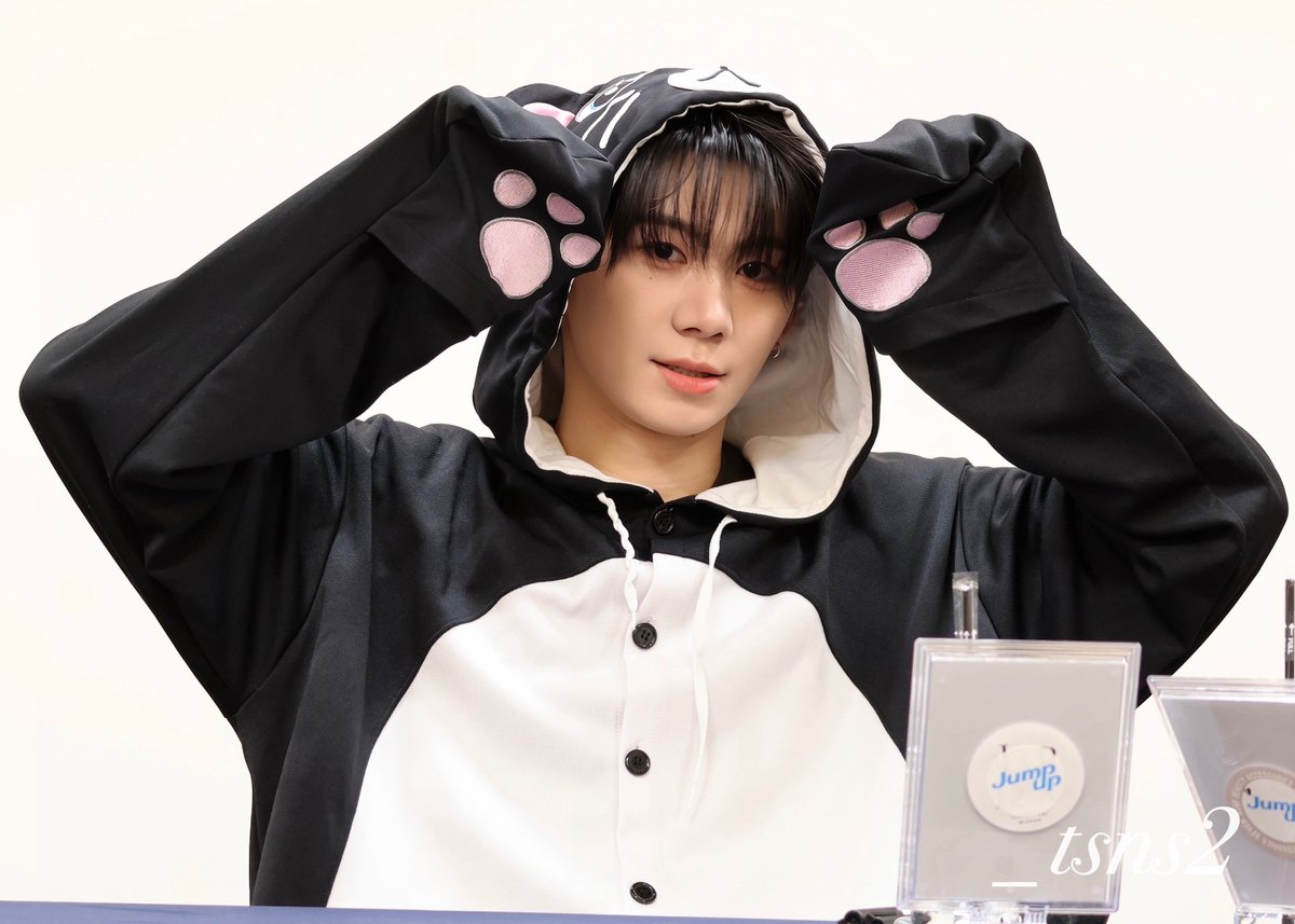 _tsns2's tweet image. 251214 🐾💤

#HAN #박한
#AHOF #아홉