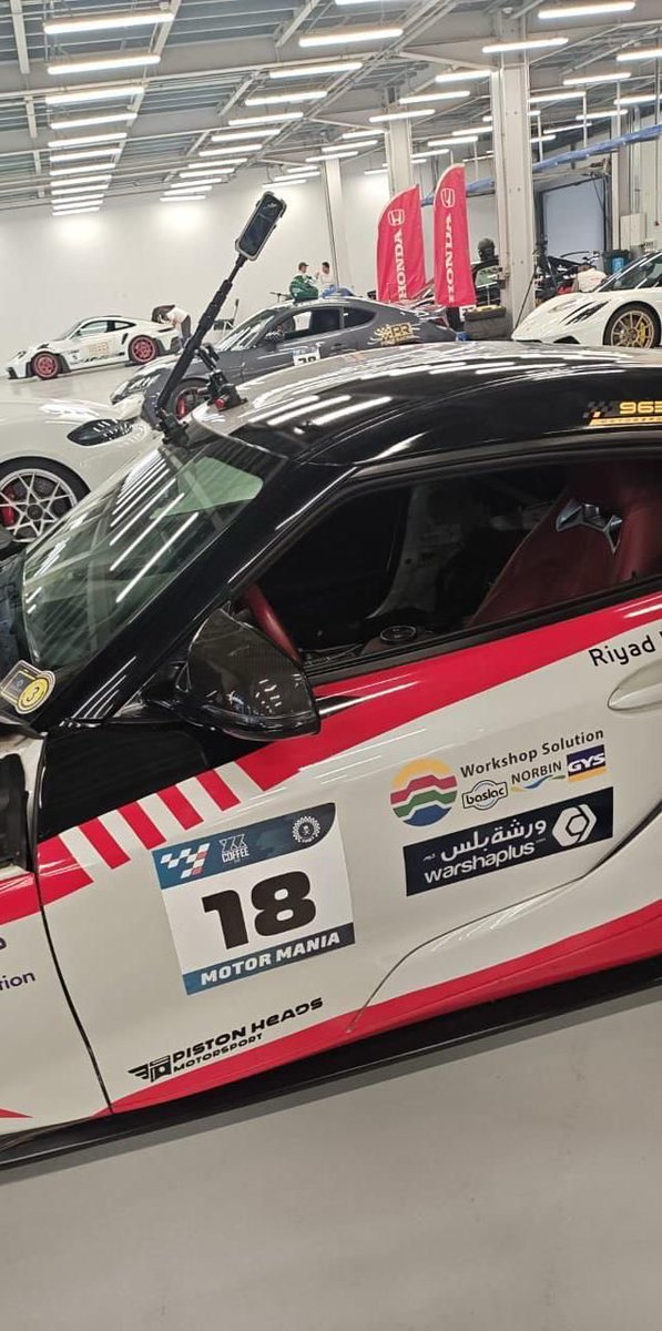 هنا حلبة كورنيش #جدة 🏁
فريق السباق بقيادة الكابتن رياض بطل، وبرعاية #ورشة_بلس، يبدأ استعداداته لتحدي السرعة والزمن.
كل التمنيات للفريق بالتوفيق وتحقيق الفوز 🇸🇦🏁🏎️
Here at the Jeddah Corniche Circuit 🏁
The racing team, led by Captain Riyadh Batal, and sponsored by #Warsha_Plus