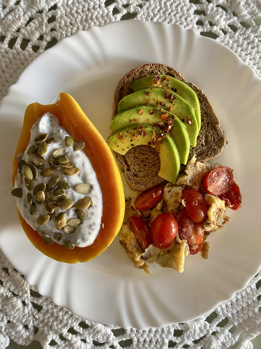 lillirgds's tweet image. amo comer bonito