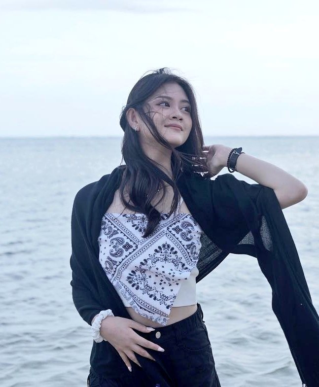 CapGuy_'s tweet image. Angel 🥰
#SunDate