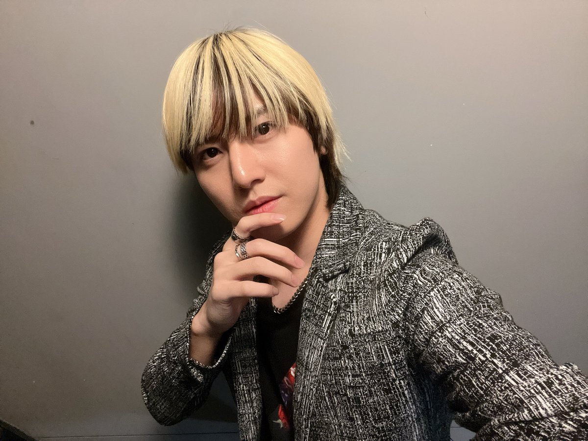 千秋楽ご来場誠にありがとうございました💫

すごい経験になりました！！
毎日ほんとに楽しくて、気づいたら千秋楽！！

みなさんも楽しんでいただけたなら最高です！！

次はじゅやパで🦖
ブログもまたみてね！！

#ミュージカルajabu