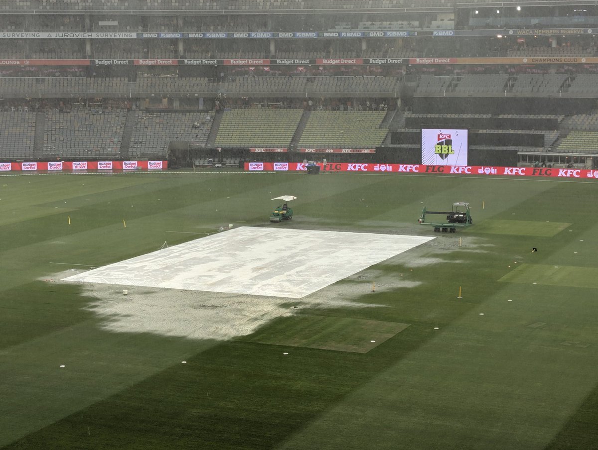 The BBL is back!!

I'm still a bit disappointed that my Scorchers lost the #WBBL11 final last night, but today it's a different team in orange and black as we kick off #BBL15 against our biggest rivals, the Sydney Sixers.

This year is my 12th year as a Scorchers member, having