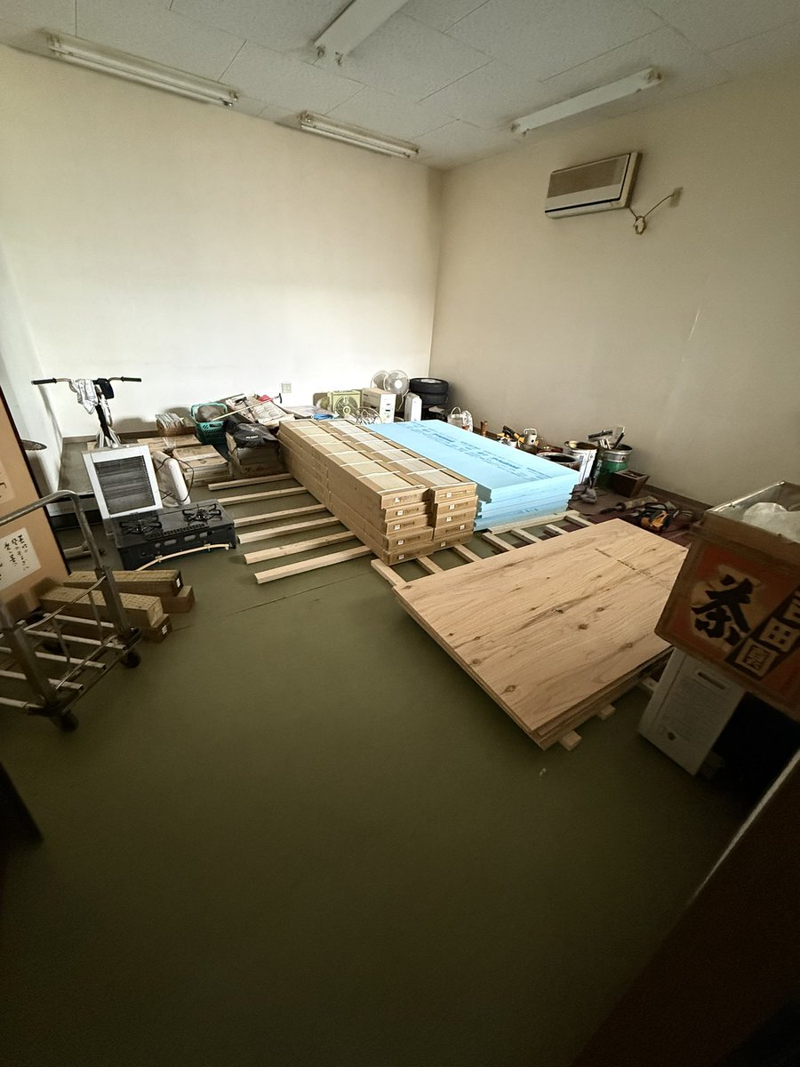 XpBB9dADpTVTask's tweet photo. 安いフローリング同��色全部買わせて頂きました🥹
倉庫があるとこれが出来るんよねー✨ https://t.co/PQwuBhSw8L