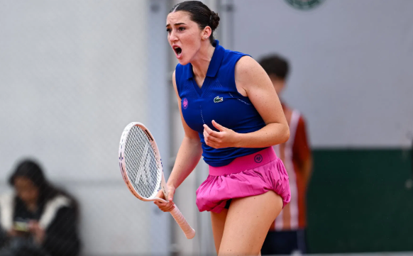 tennis_dog29's tweet photo. WTA 125 LIMOGES FINAL 🇫🇷
KALININA VS ELSA JACQUEMOT 
WE ARE GOING TO BACK ELSA WITH ODDS 2.20🏆
HOME GONA LIFT THE TROPHY FOR SURE ♥️
MORE PLAYS ON WHOP &amp; TELE-GRM
https://t.co/pDdmx1gJQK 

#wta #wtafinal #limoges #france #winner #tennispick @Erin0x13 https://t.co/Fmvykhay8G
