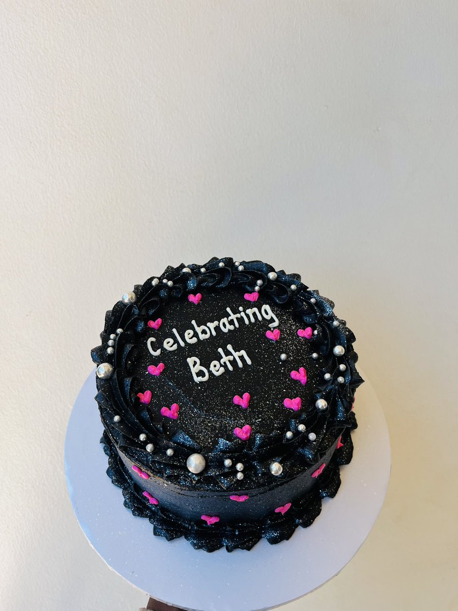 vwavah1's tweet photo. Goodmorning🤗🤗

A reminder that I still make very tasty and beautiful cakes for all occasions🤩

You can call or watsapp 0709861181 to order🥳 https://t.co/qib9sOQj4G