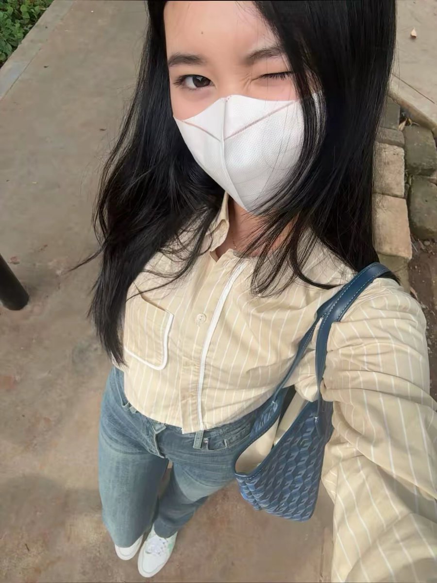 AA_AlyaJKT48's tweet image. anak kulyeah semester 1 masih fun😆🫰🏻