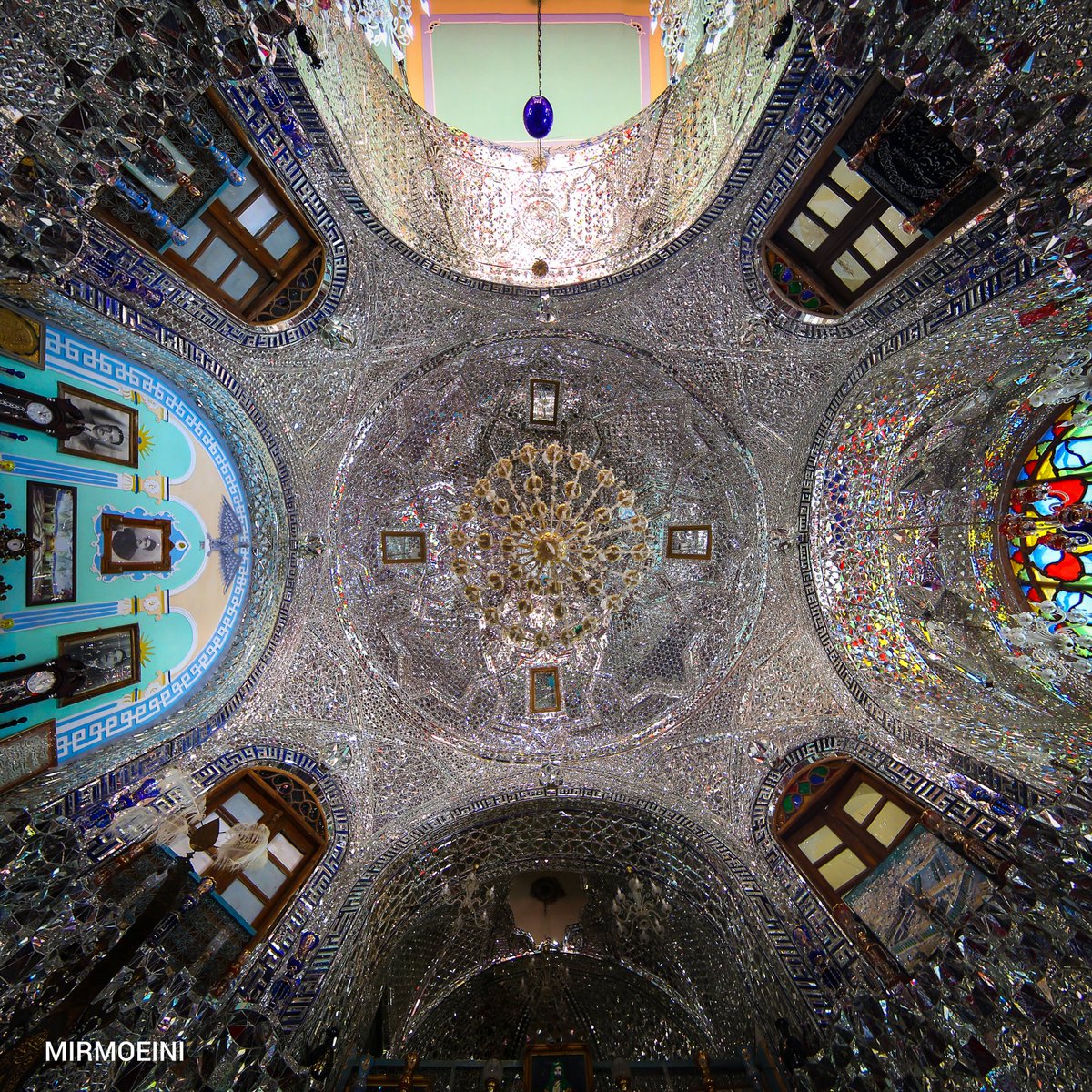 در ستایش آینه‌کاری ایرانی
تکیه بیگلربیگی کرمانشاه
عکس: امیرحسین میرمعینی
#ایران_ببین #کرمانشاه