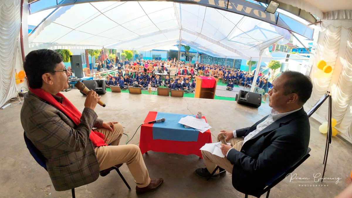 प्रिय लेखकहरु नयन राज पाण्डे र तीर्थ गुरुङ अल्फा साहित्य महोत्सवमा साहित्यिक संवादमा व्यस्त ।❤️❤️

#अल्फा_साहित्य_महोत्सव #नयनराजपाण्डे #तीर्थगुरुङ #prempahchuphotography